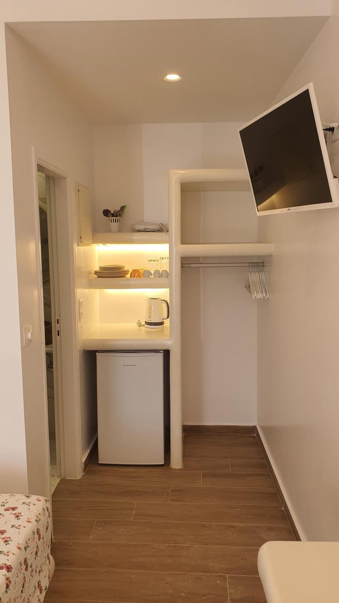 Augusta Studios & Apartments Науса Экстерьер фото