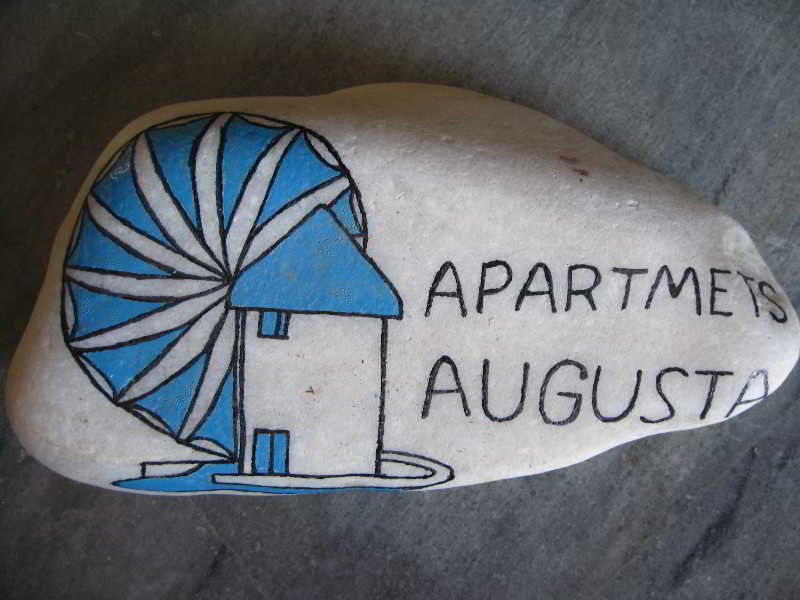 Augusta Studios & Apartments Науса Экстерьер фото